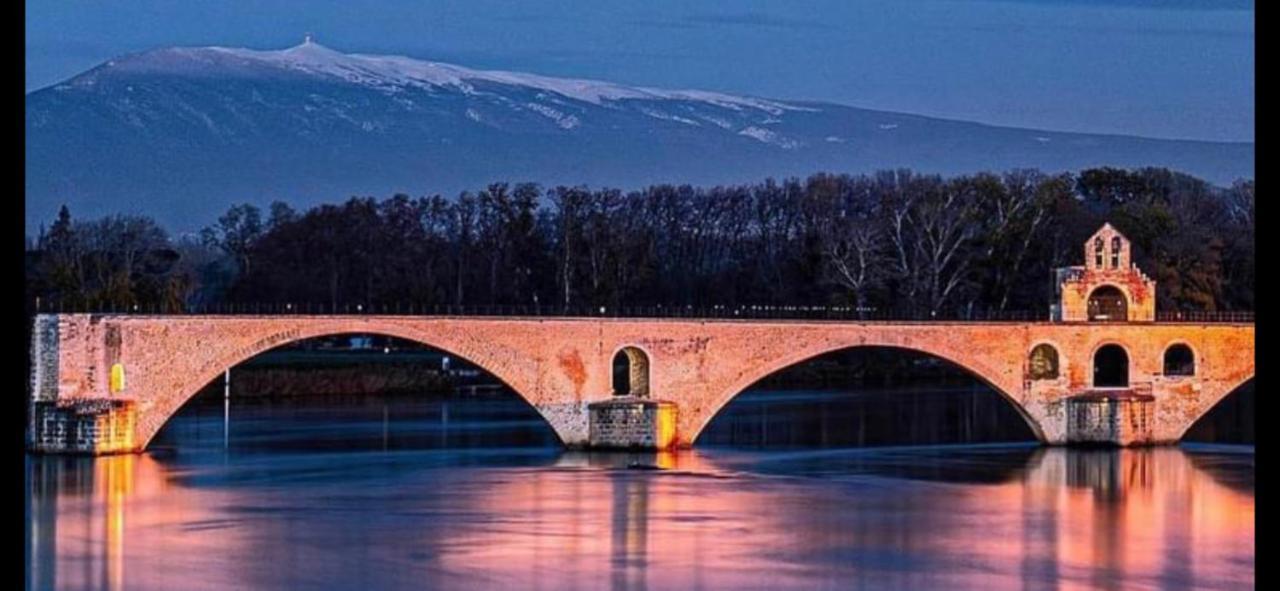 Un Soir Sous Les Etoiles Acomodação com café da manhã Châteauneuf-de-Gadagne Exterior foto